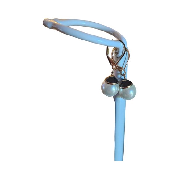 Vintage White Pearl earrings - Picture 6 of 6